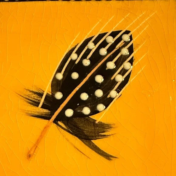 Beautiful 7” African Pottery plate - signed by the artist. Vibrant colors 😍 - Picture 2 of 8